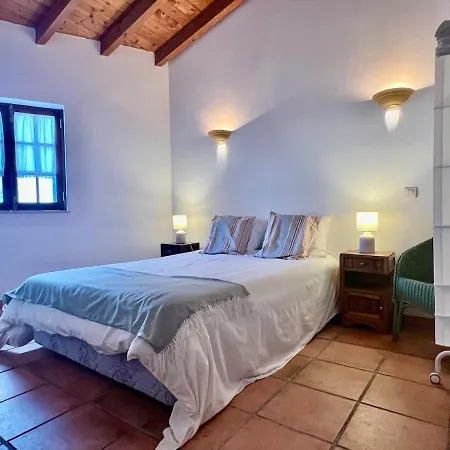 Hébergement de vacances Entre A Serra E O Mar - Casa Rosas De Barao Barao de Sao Joao