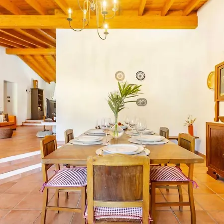 Semesterbostad Casa Rosas De Barao