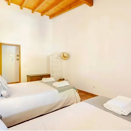 Casa Rosas De Barao *